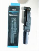 Q07 Bluetooth Integrated Selfie Stick, Foldable, Black - Image 2